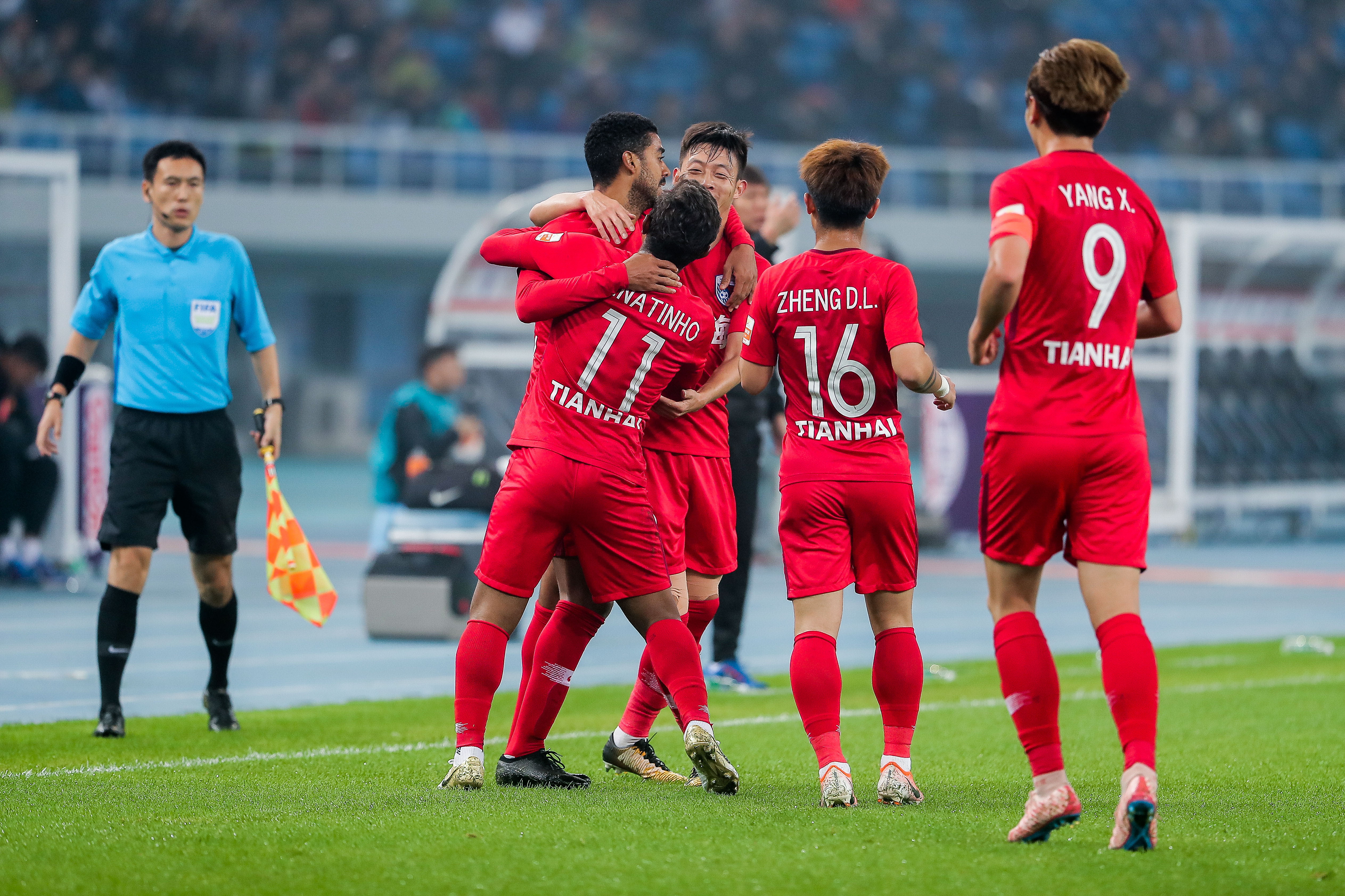 九游体育包含赛地聚焦：葡超集结日热度飙升，武汉三镇状态回暖，压力陡增，细节决定成败的词条